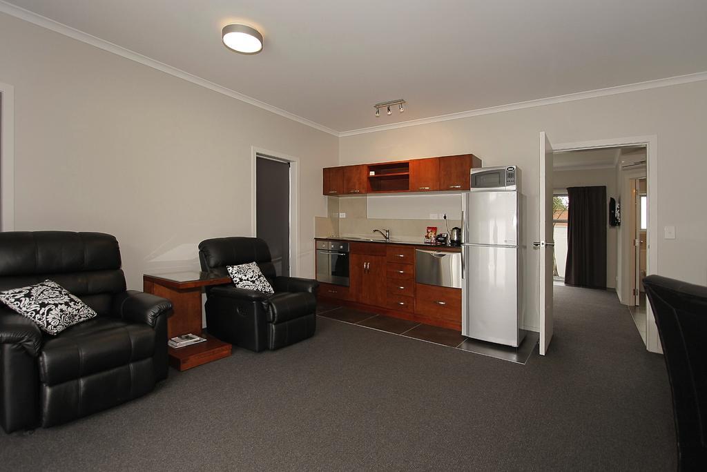 City Corporate Motor Inn Palmerston North Room photo