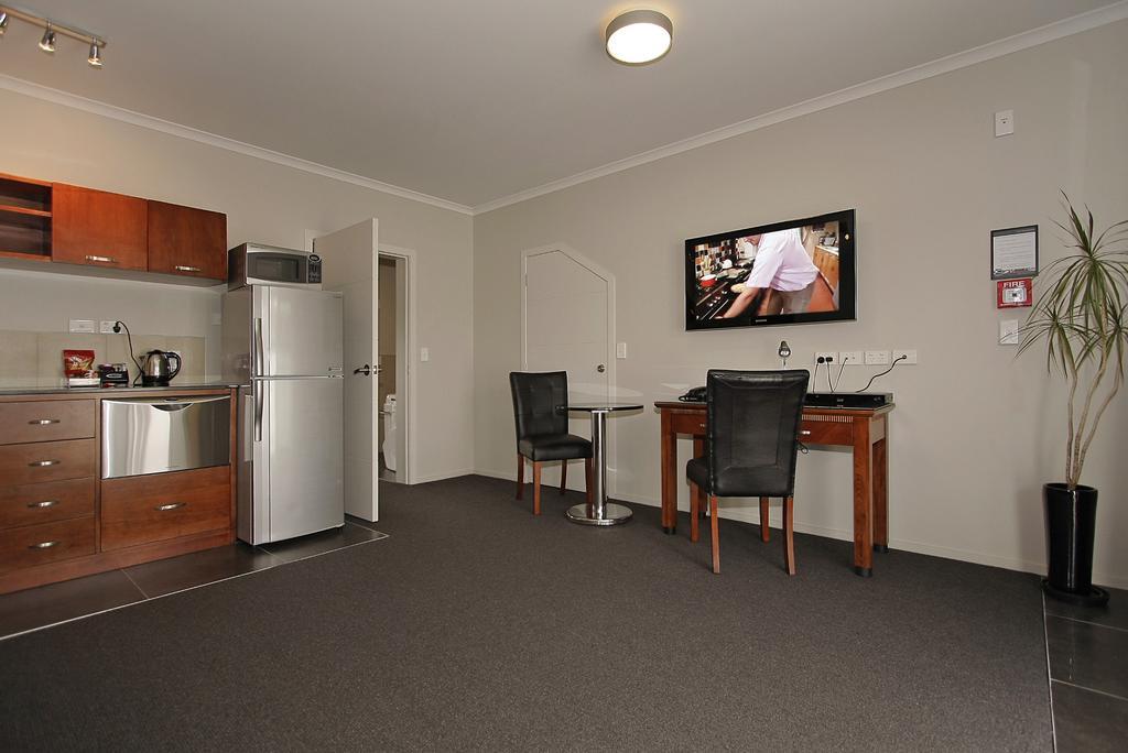 City Corporate Motor Inn Palmerston North Exterior photo